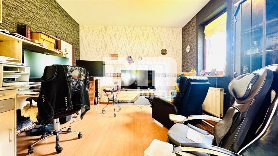 Charmantes Einfamilienhaus/Resthof mit viel Platz, modernisierter Technik und idyllischem Garten - Wohnhaus EG Wohn / Esszimmer